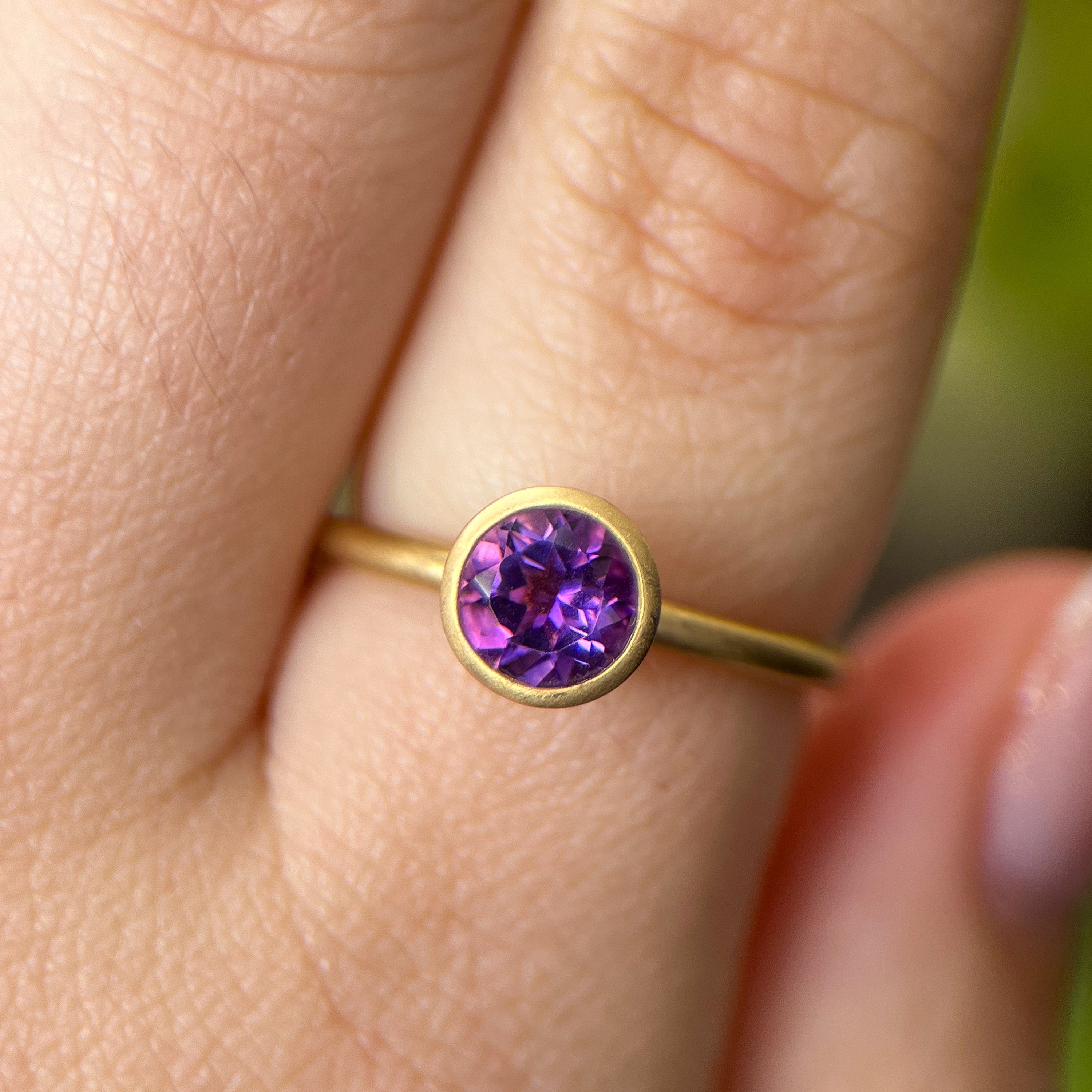 Round Amethyst Yumdrop Ring